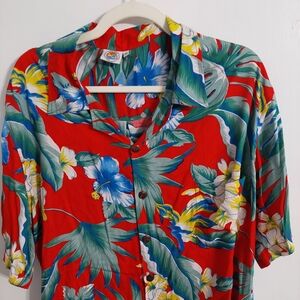 Tropical Red Floral Men's Casual Button Down Shirt